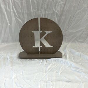 Upright earring storage